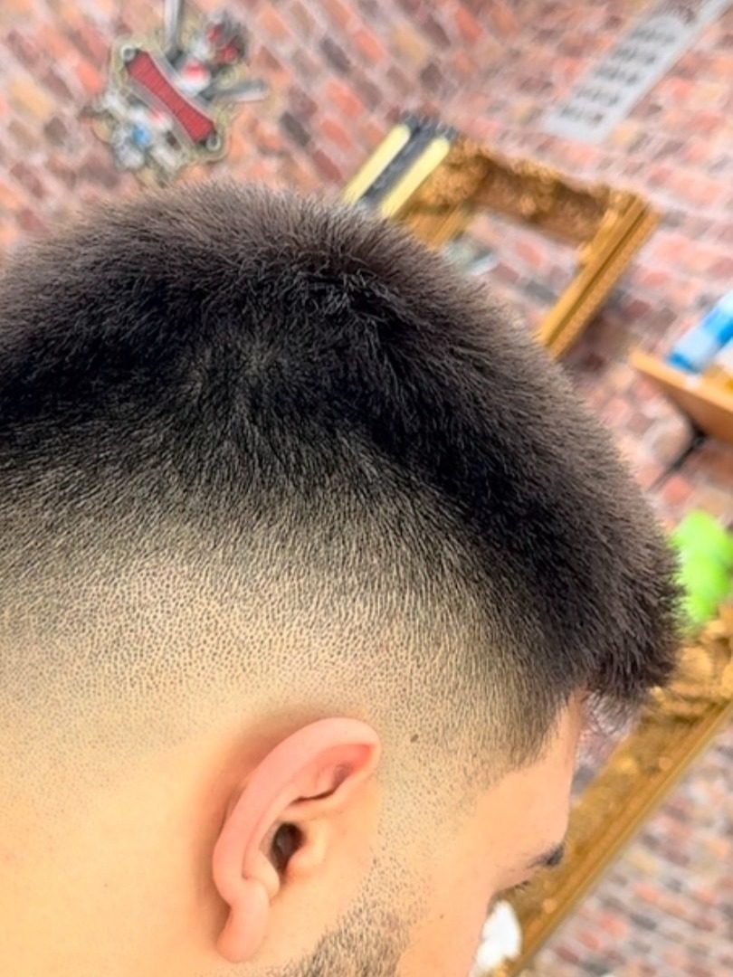 Kurzer Skin Fade